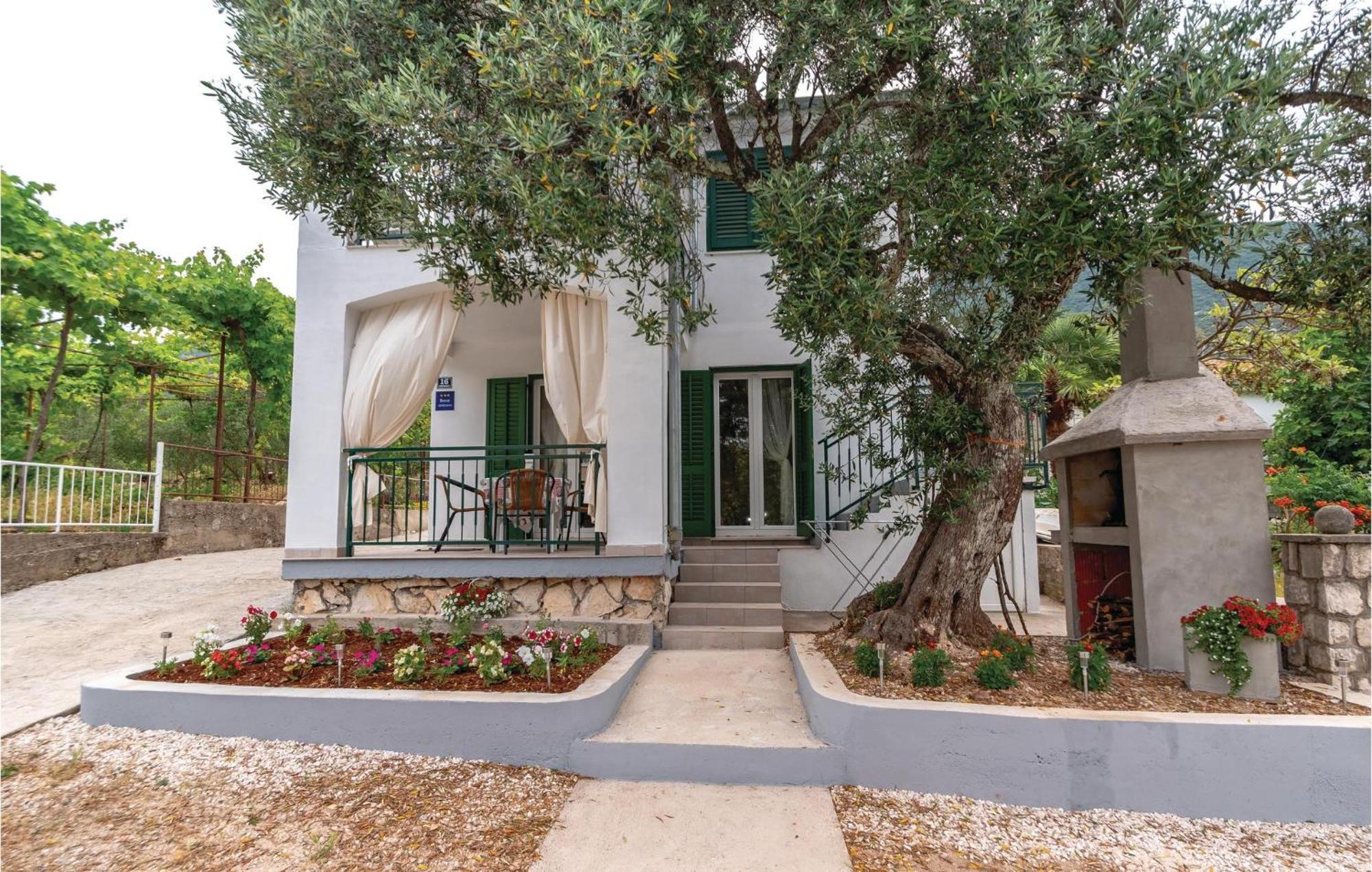Lovely Apartment In Osobljava With Wifi Osobjava Exterior foto